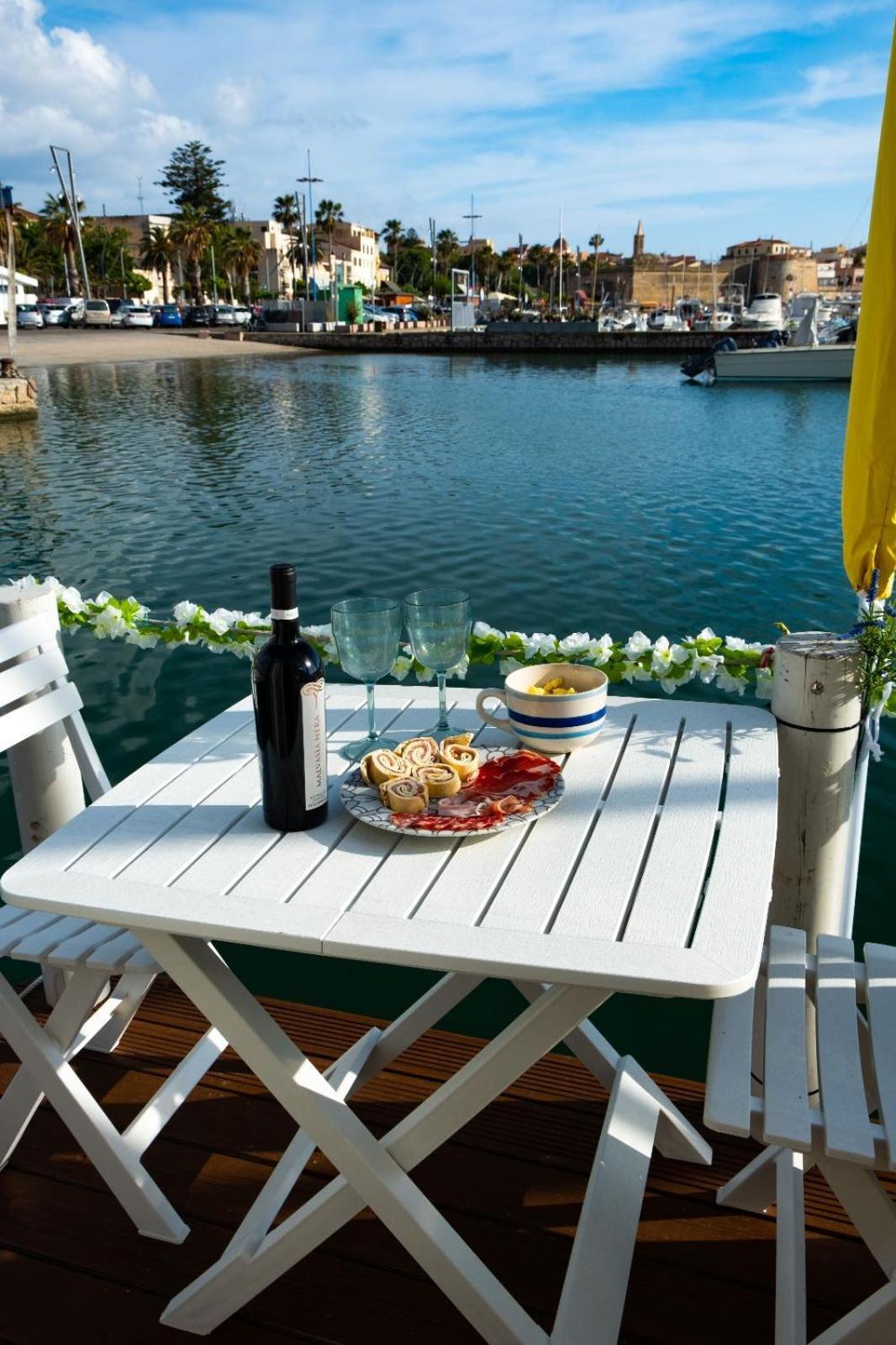 Houseboat Sardinia 호텔 알게로 외부 사진